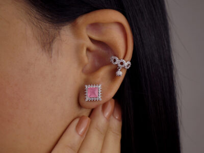 Kit de brincos quadrados com pedra rosa e piercing de pressão banhado em ouro branco