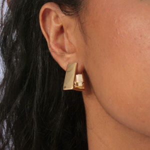 Argola retangular lisa banhada em ouro 18k