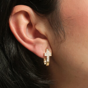 Argolinha cruz cravejada banhado em ouro 18k