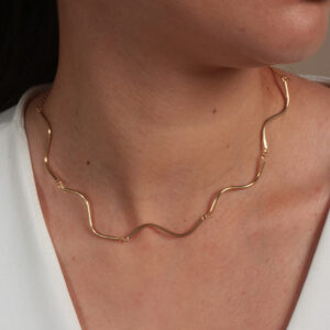 Choker ondulada orgânica banhado em ouro 18k