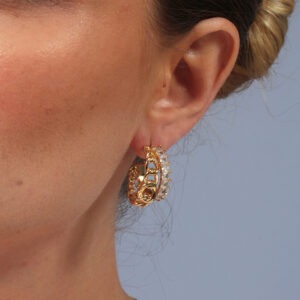 Brinco corrente com fio de zircônias cristal opaca banhada em ouro 18k