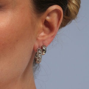 Kit de brinco argola com zircônias cristal multiforma e argolinha bold banhado em ouro branco