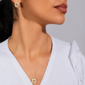 Conjunto quadrado com losango cravejado banhado em ouro 18k