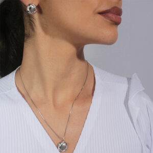Conjunto quadrado com losango cravejado banhado em ouro branco