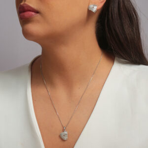 Conjunto nó triplo cravejado banhado em ouro branco