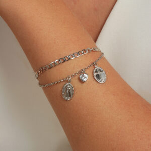 Pulseira dupla elo grumet e elo português com pingentes religiosos banhado em ouro branco