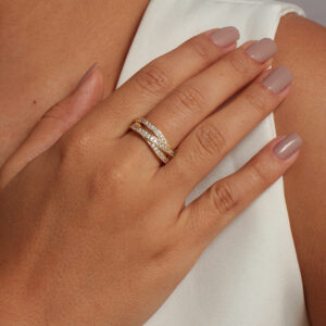 Anel entrelaçado inteiro cravejado banhado em ouro 18k