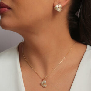 Conjunto brinco e colar nó triplo cravejado banhado em ouro 18k