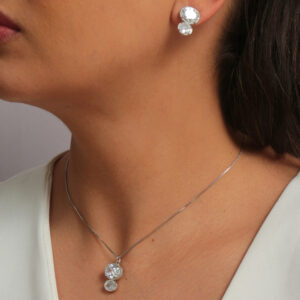 Conjunto zircônias ovais dupla cristal banhado em ouro branco