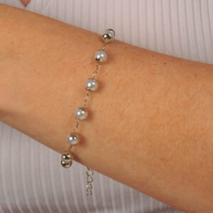 Pulseira de pérolas espaçadas banhado em ouro branco