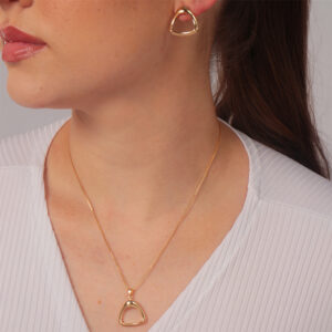 Conjunto triangular orgânico liso banhado em ouro 18k
