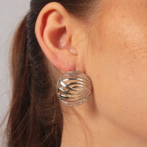 Brinco redondo fios vazado banhado em ouro branco