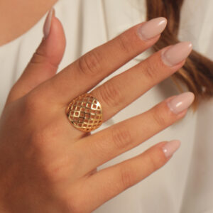 Anel desing treliça banhado em ouro 18k