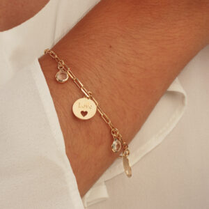 Pulseira elos cartie com pingentes love e ponto de luz banhado em ouro 18k