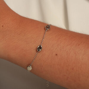 Pulseira elinhos com pingentes ovais lisos banhado em branco