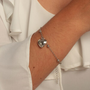 Pulseira elinhos com bolinhas espaçadas pingente de coração liso banhado em ouro branco