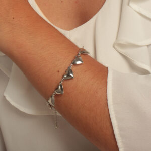 Pulseira corações lisos banhado em ouro branco