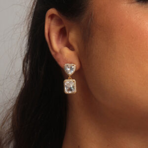 Brinco zircônia de coração e retangular adorno cravejado banhado em ouro 18k