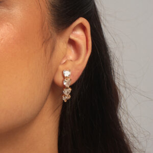 Brinco fileiras de corações cristais banhado em ouro 18k