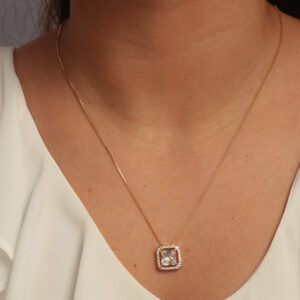 Colar pingente quadrado zircônia cristal cravejado banhado em ouro 18k