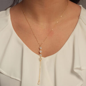 Colar gravatinha zircônias corações cristais banhado em ouro 18k