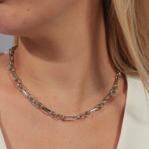 Colar design cartie elos arredondados banhado em ouro branco