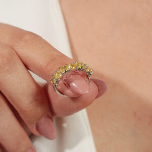 Anel zircônias de corações amarelos banhado em ouro branco