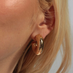 Argola aberta croissant banhado em ouro 18k