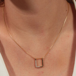 Colar com pingente design minimalista delicado banhado em ouro 18k