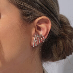 Ear hook fios lisos e cravejadao com pingentinhod gota banhado em ouro branco