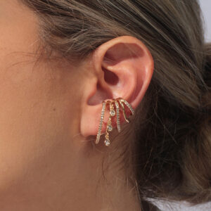 Ear hook fios lisos e cravejadao com pingentinho gota banhado em ouro 18k