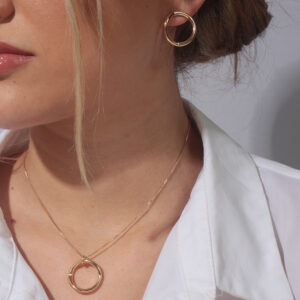 Conjunto círculo ondulado banhado em ouro 18k