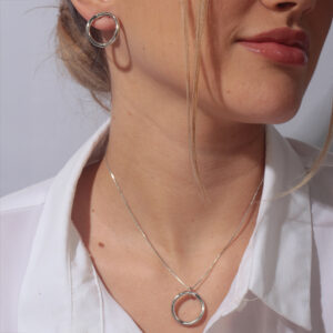Conjunto círculo ondulado banhado em ouro branco