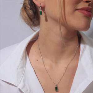 Conjunto retangular verde esmeralda banhado em ouro branco