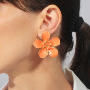 Maxi Brinco flor resinado na cor laranja (pino de inox)