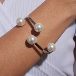 Bracelete quatro pérolas banhado em ouro branco