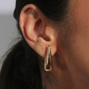 Argola bold afinada lisa banhada em ouro 18k