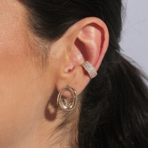 Kit de brinco oval liso com detalhes e piercing cravejado banhado em ouro 18k