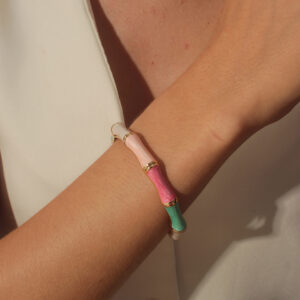 Bracelete resinado pink, rosa claro e verde água banhado em ouro 18k